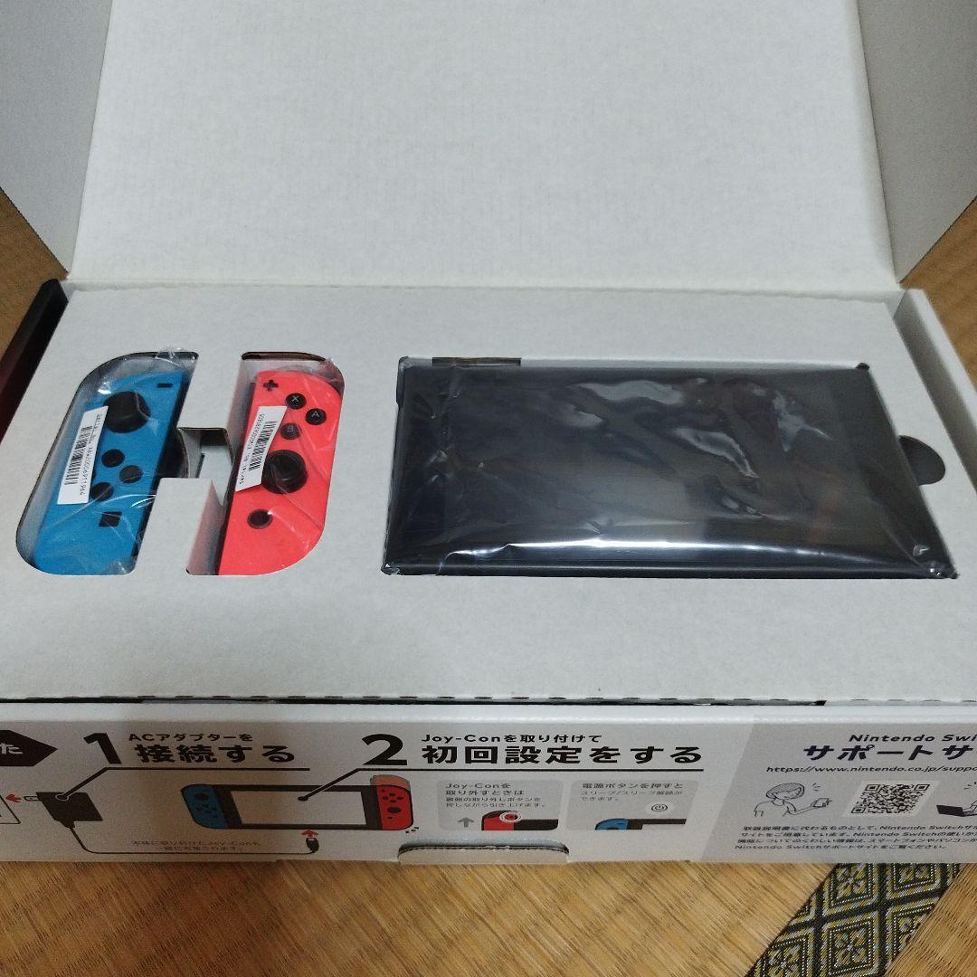 NINTENDO SWITCHネオンレッド　ネオンブルー