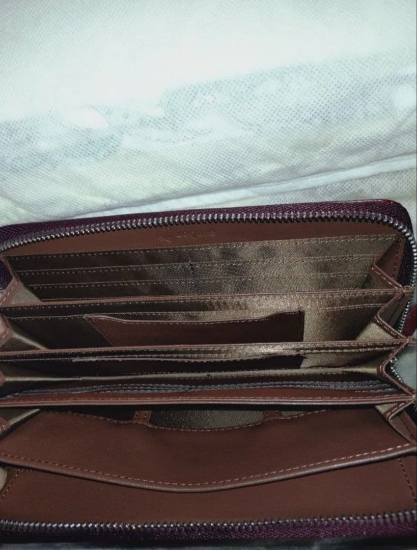 新品！レガーレ長財布 ステンドグラス柄　【完売品】ワインレッド　多機能長財布♪