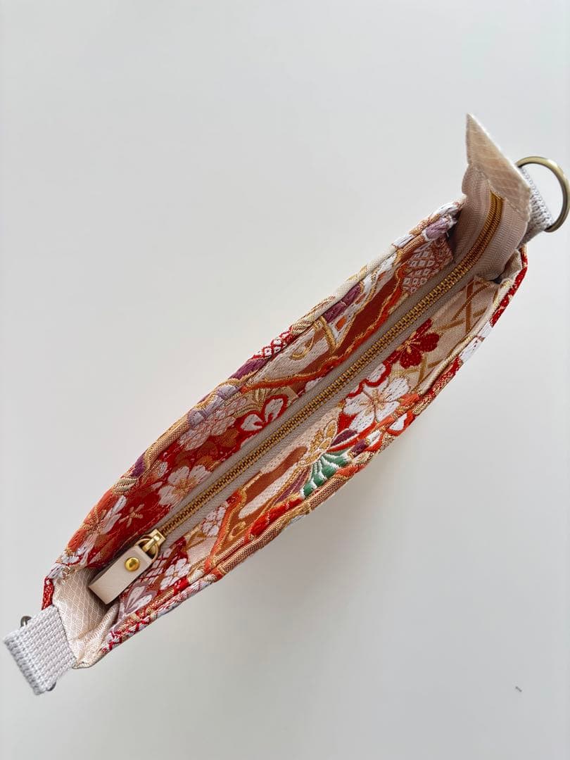 帯リメイク ショルダーバッグ｜ジッパー付き｜赤×金蝶々｜一点物