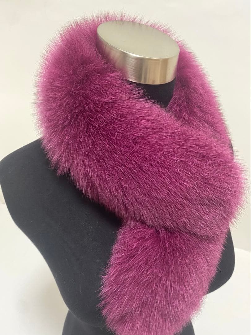 ［新品］sagaマフラー２本ファーボール３個 (ゆきだる様)