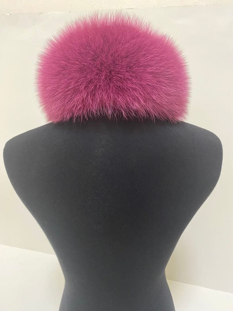 ［新品］sagaマフラー２本ファーボール３個 (ゆきだる様)