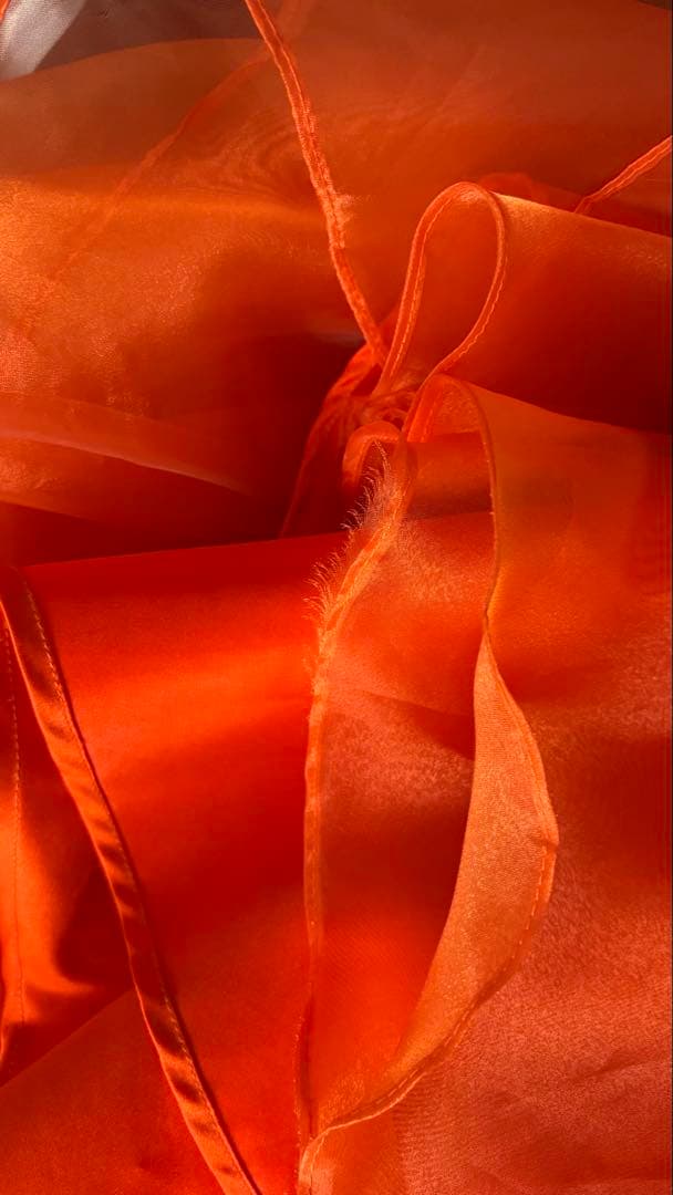 オレンジ ビタミンカラー フリル付きオフショルダー ウェディングドレス Mサイズ