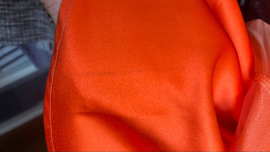 オレンジ ビタミンカラー フリル付きオフショルダー ウェディングドレス Mサイズ