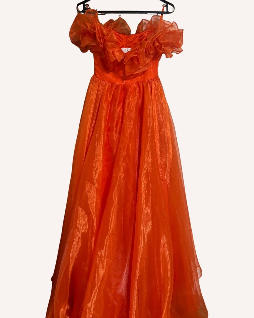 オレンジ ビタミンカラー フリル付きオフショルダー ウェディングドレス Mサイズ