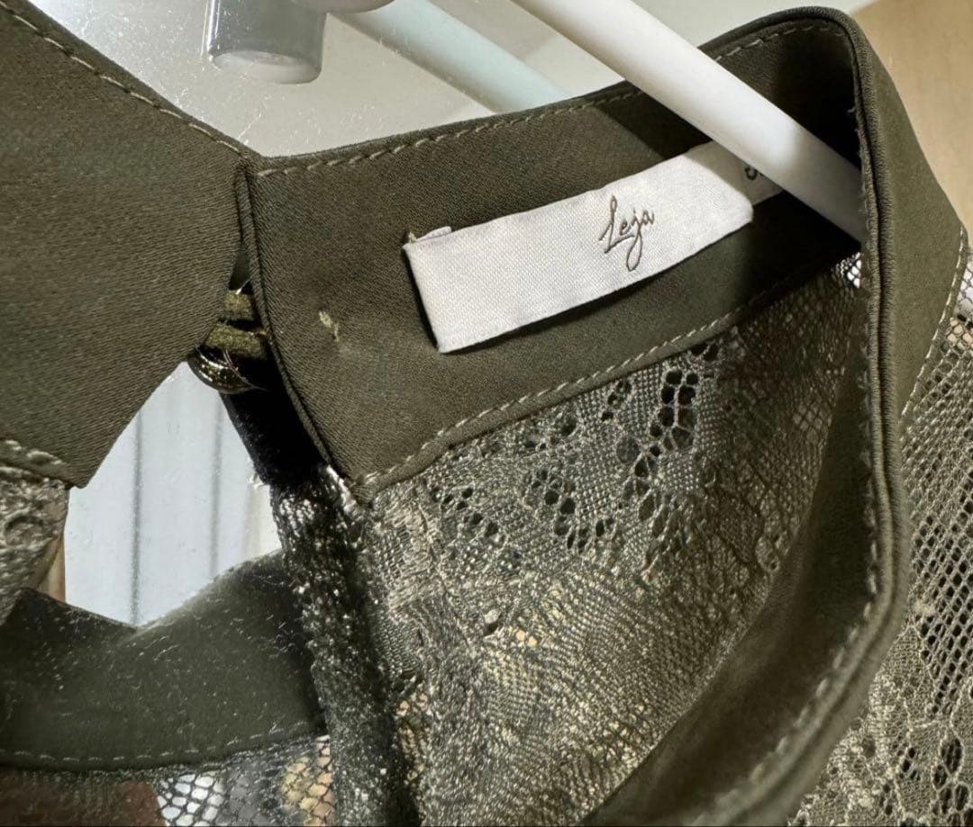 オリーブグリーン ペプラムドレス