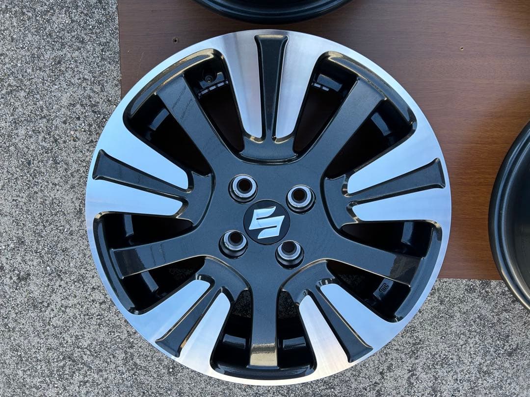 スズキ クロスビー純正アルミホイール 4本