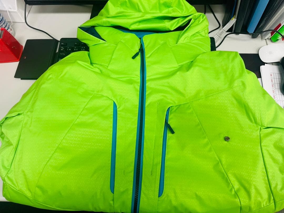 デサント　スキーウェア　新品未着用　DESCENTE　CMP7105