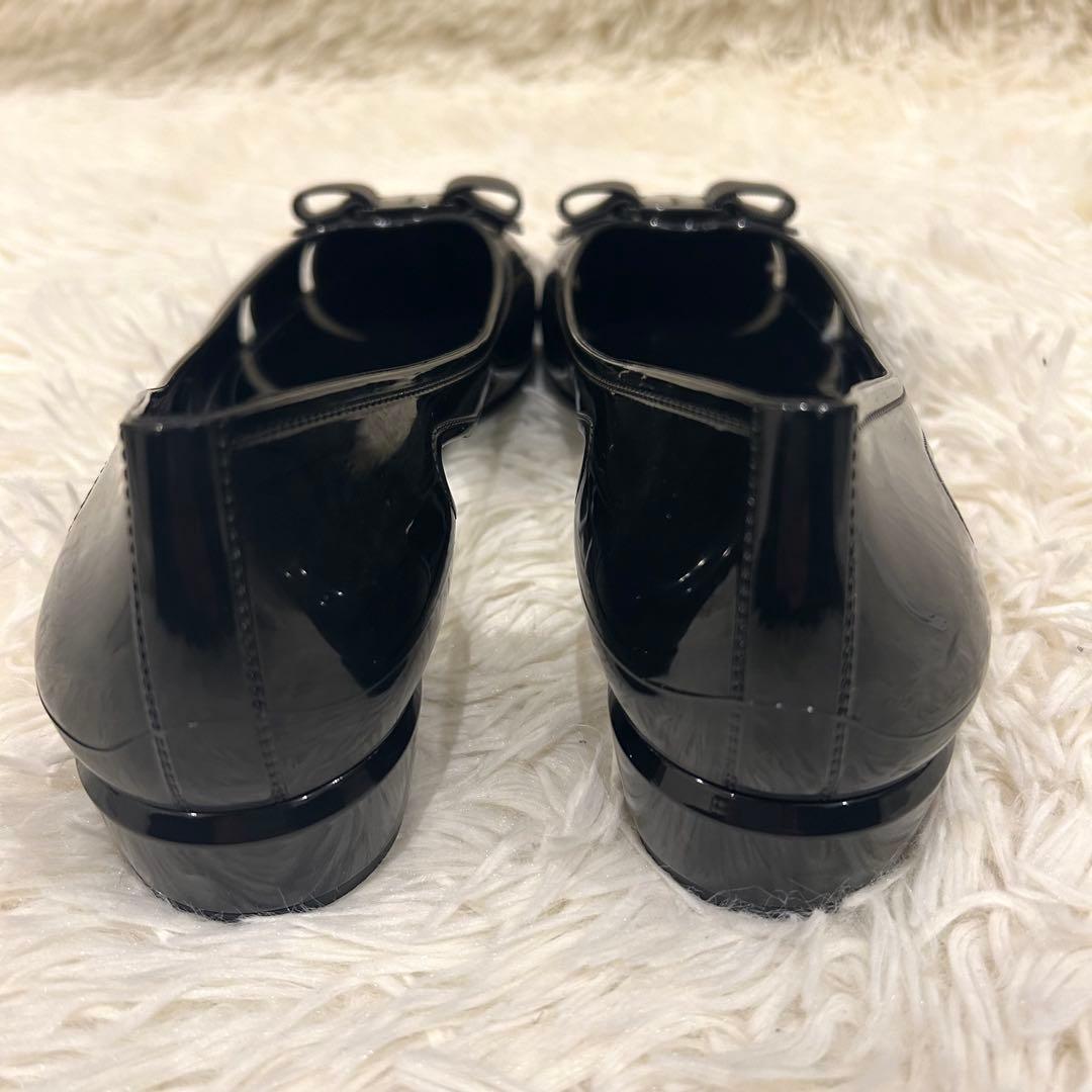 美品 フェラガモ ラバーシューズ ヴァラリボン ブラック 25cm エナメル