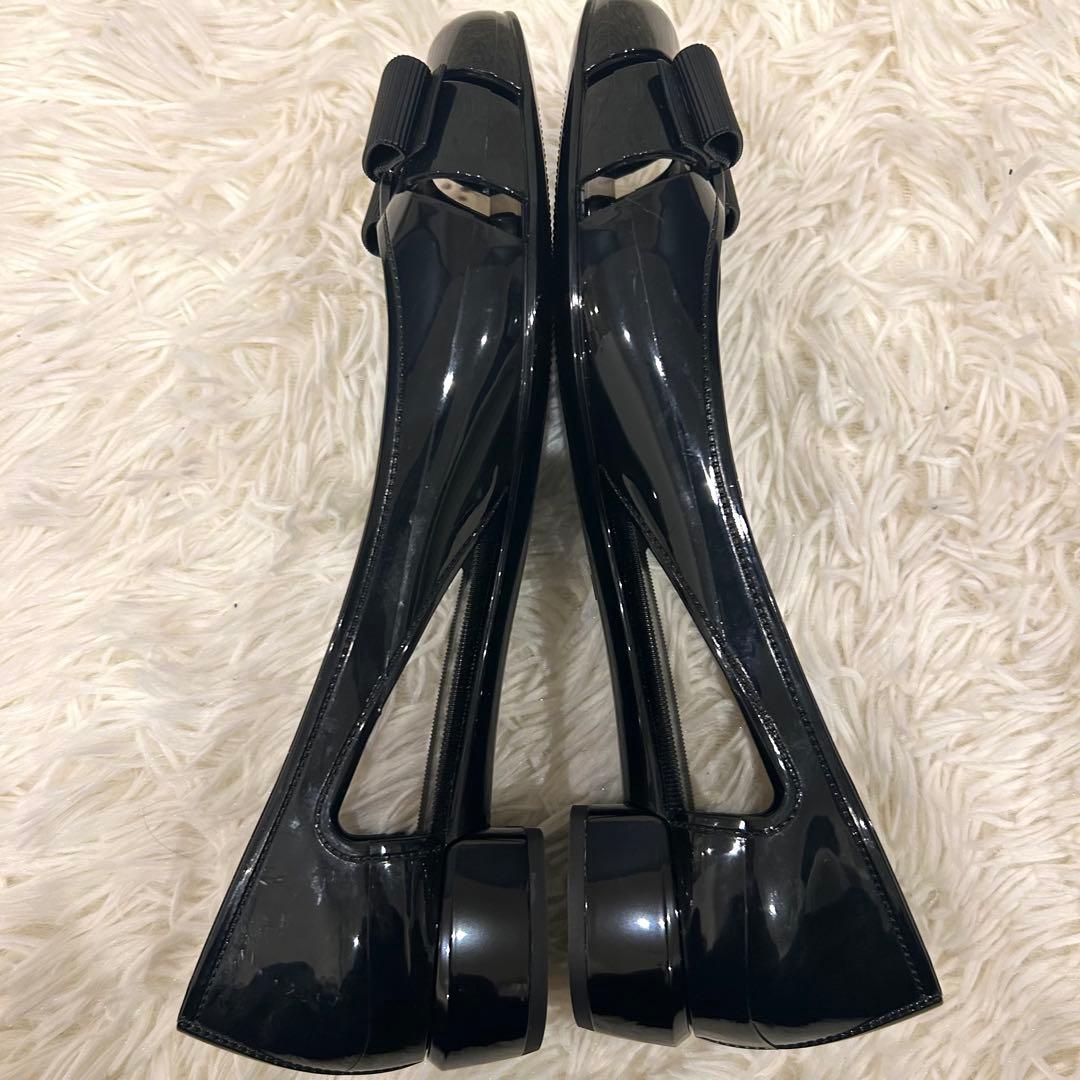 美品 フェラガモ ラバーシューズ ヴァラリボン ブラック 25cm エナメル