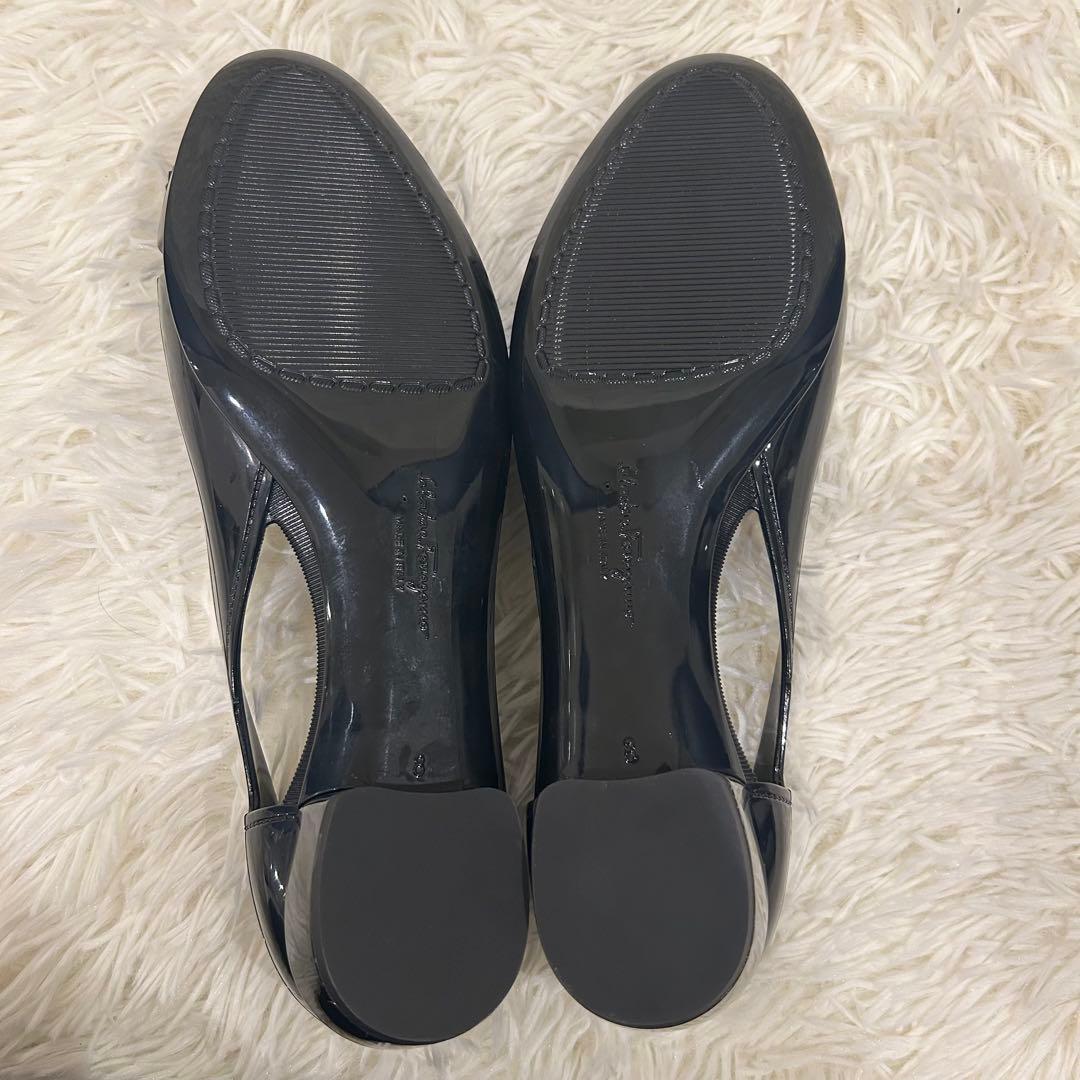 美品 フェラガモ ラバーシューズ ヴァラリボン ブラック 25cm エナメル