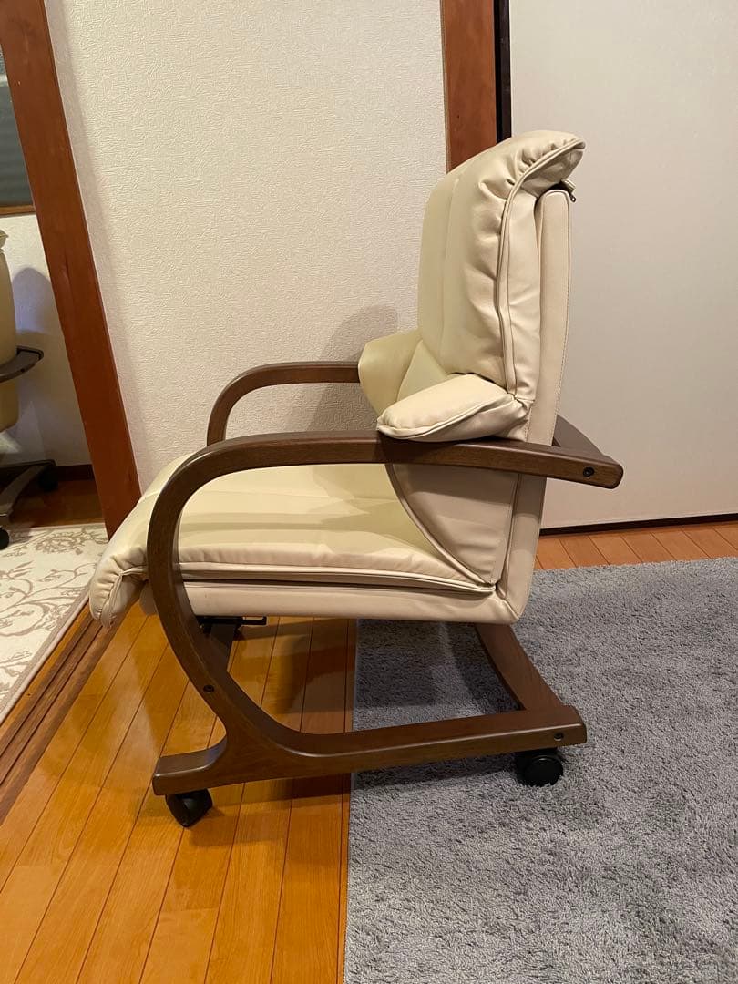 冨士ファニチア（FUJI FURNITURE） アーム付きダイニングチェア