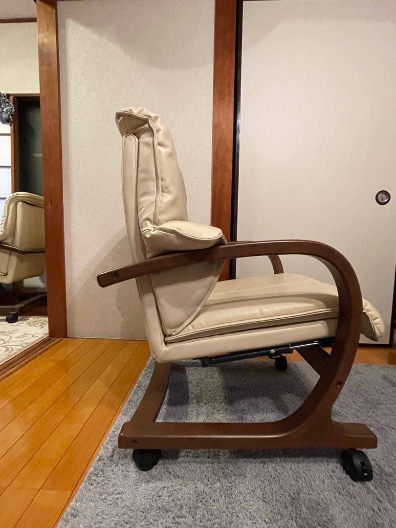 冨士ファニチア（FUJI FURNITURE） アーム付きダイニングチェア