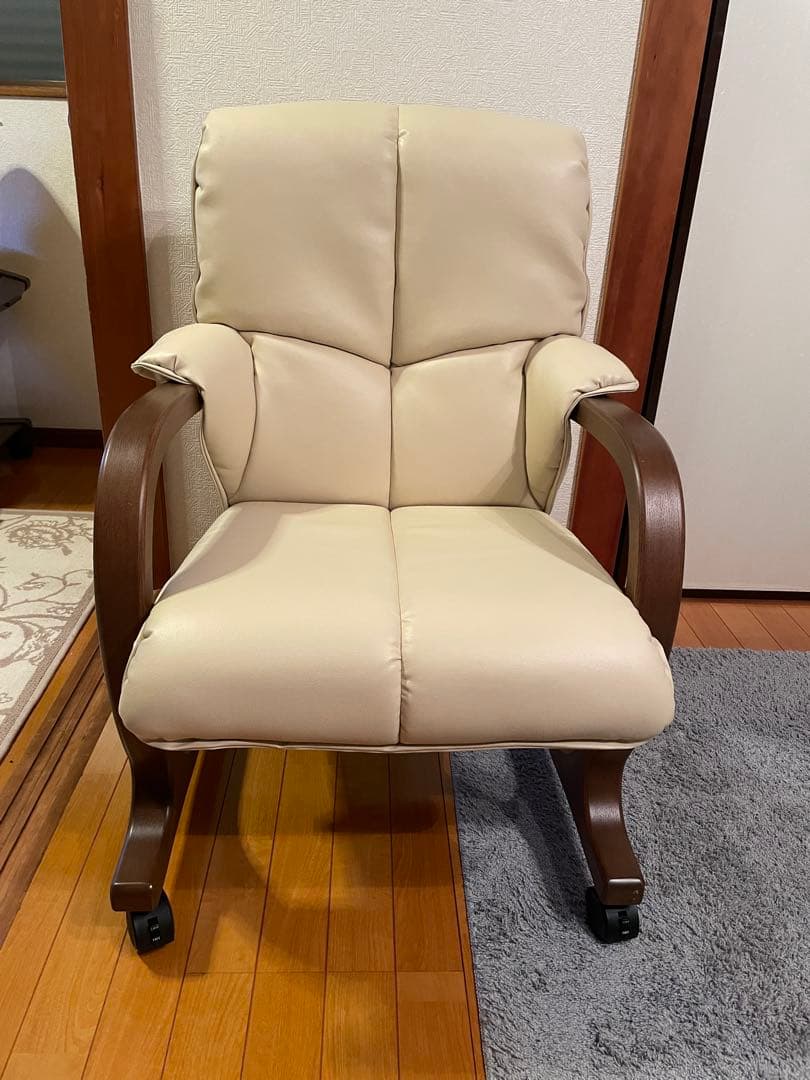 冨士ファニチア（FUJI FURNITURE） アーム付きダイニングチェア