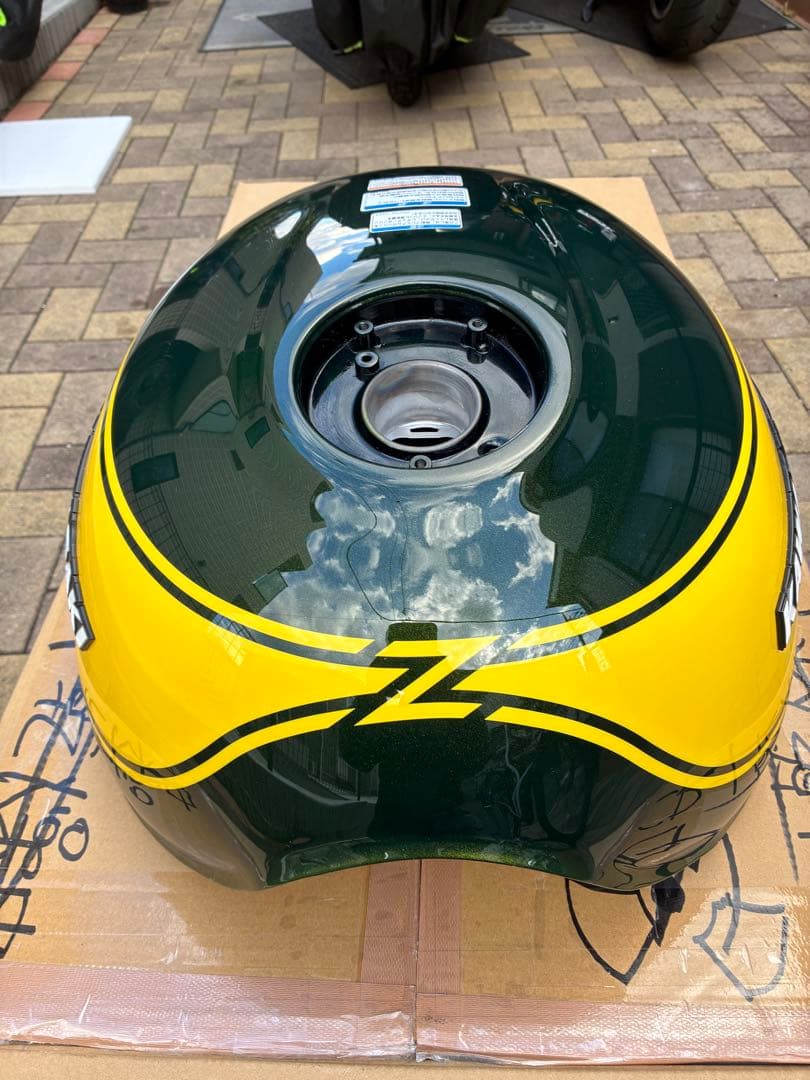 KAWASAKI z900rsイエローボールエディション 燃料タンク