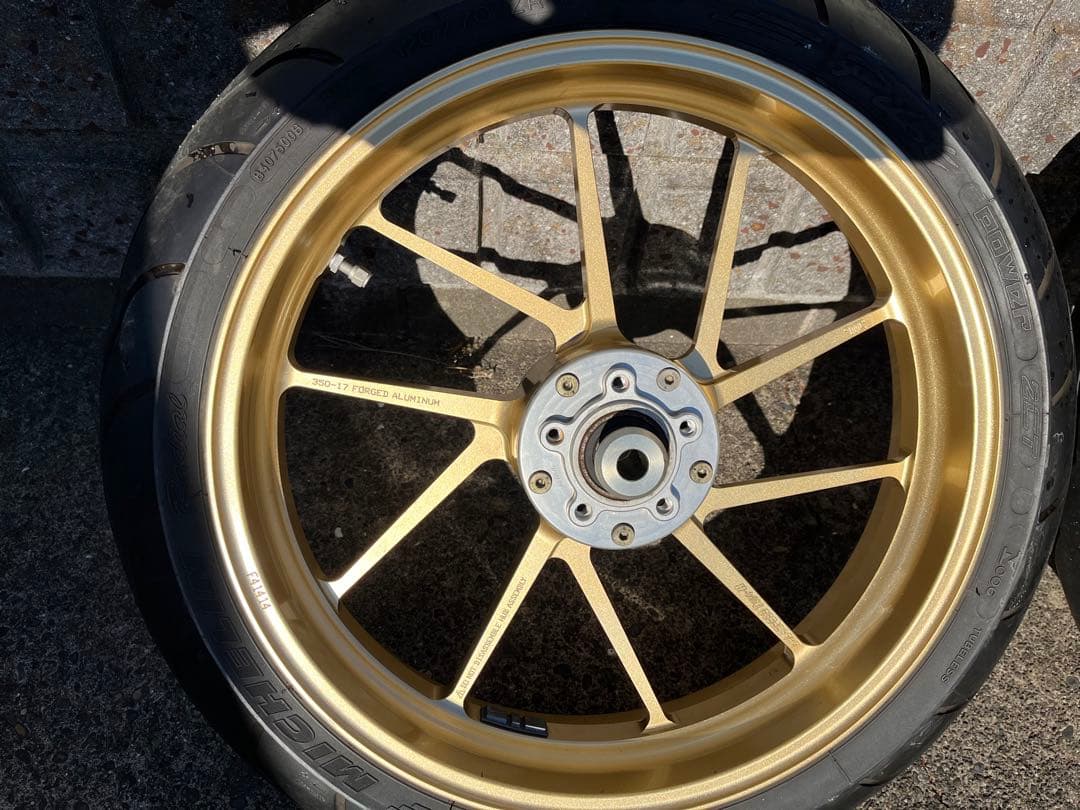 ゲイルスピード　TYPE R 17インチ　　ZRX400