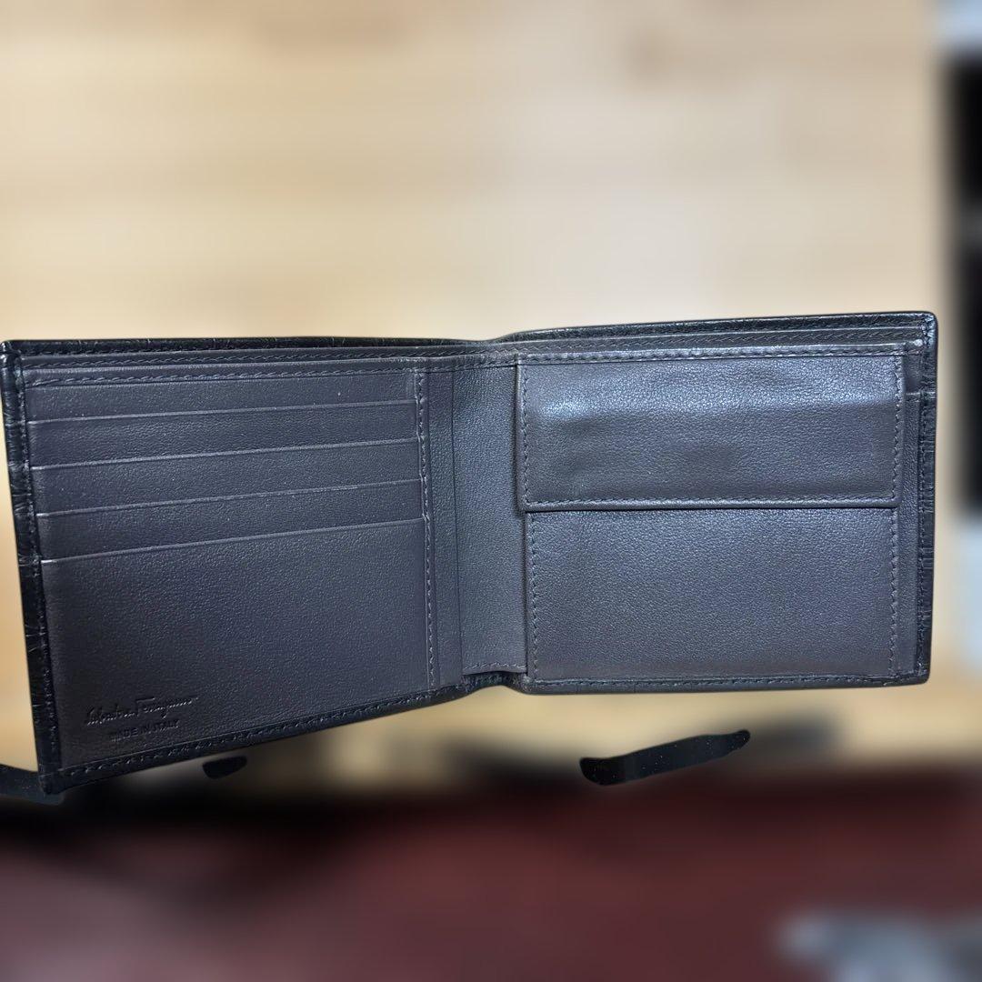 【値下げ交渉可】Salvatore Ferragamo 二つ折り財布