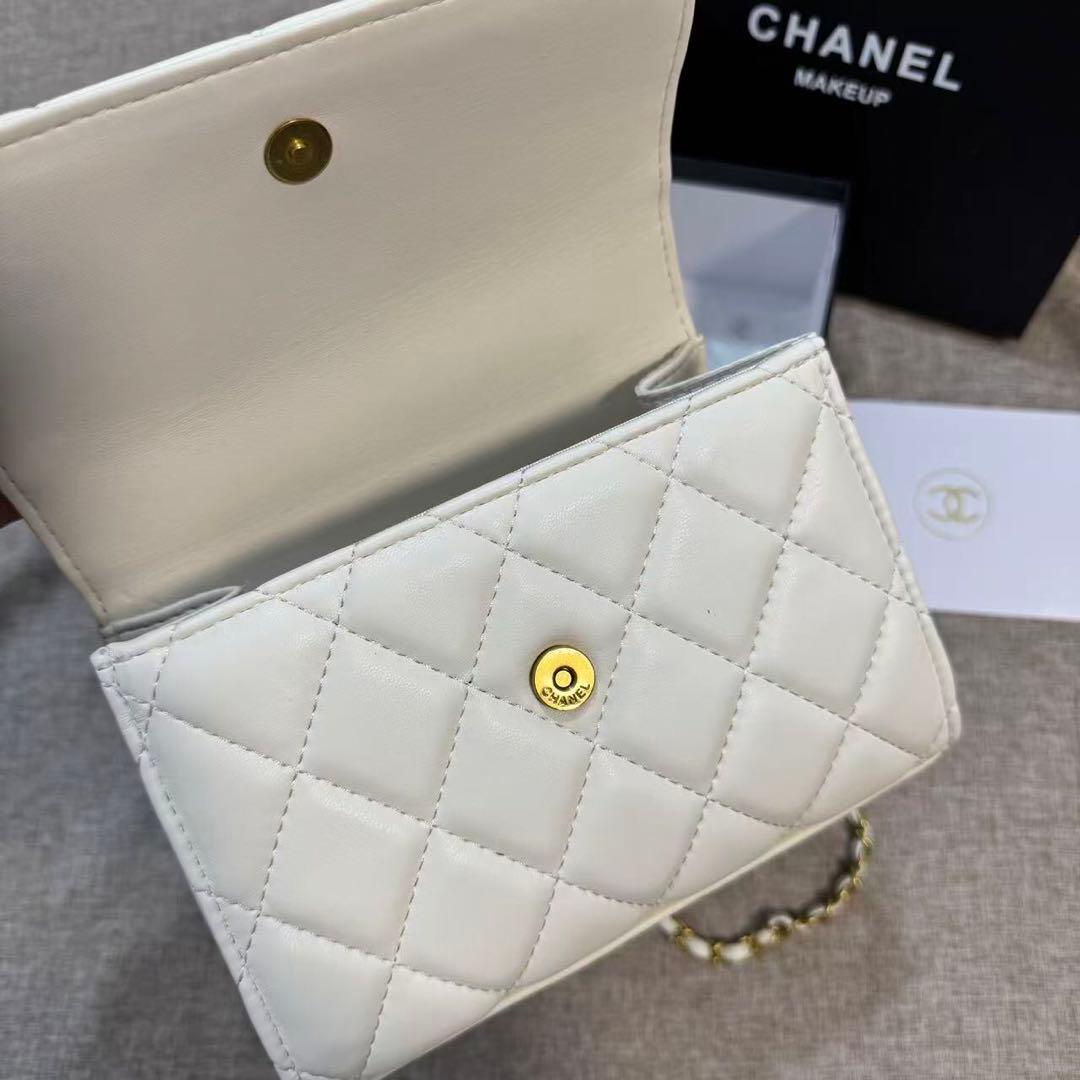 VIP限定 ノベルティ キルティング ショルダーバッグ ホワイト