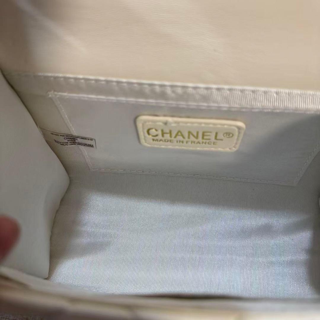 VIP限定 ノベルティ キルティング ショルダーバッグ ホワイト