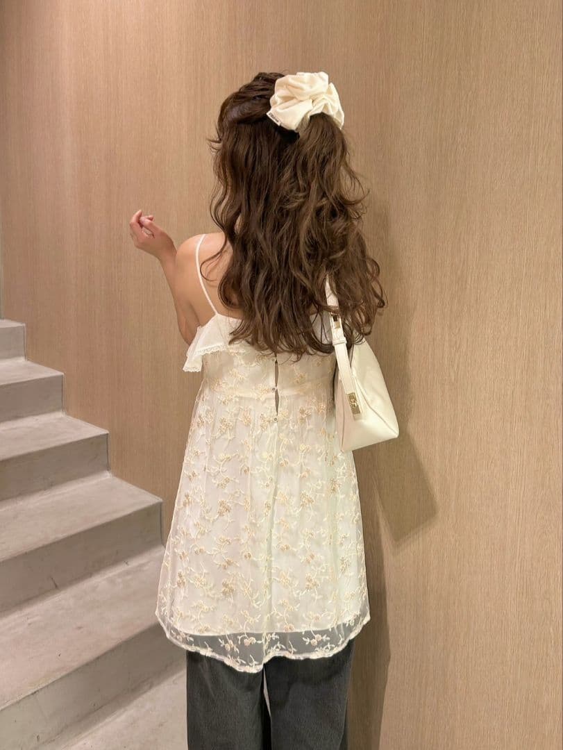 M*K様 新品タグ付き　リリーブラウン　フラワービジューレースミニワンピース