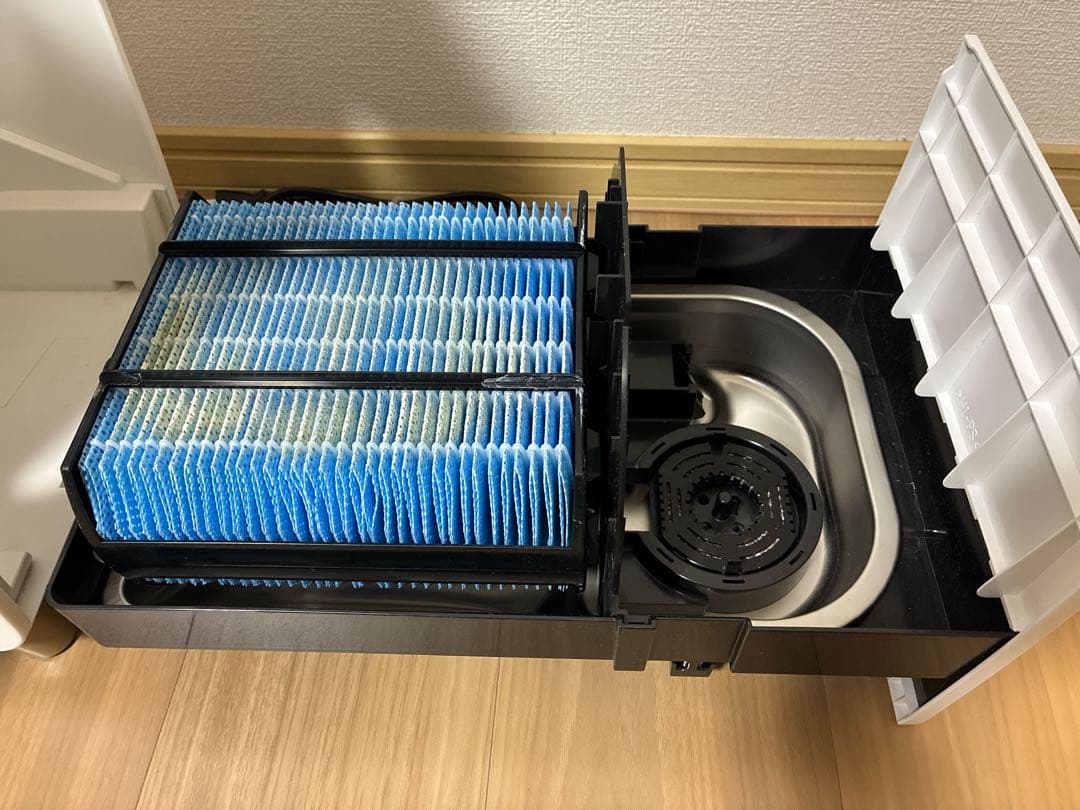 アメトークでも話題に！CORONA 置き型加湿器 ホワイト