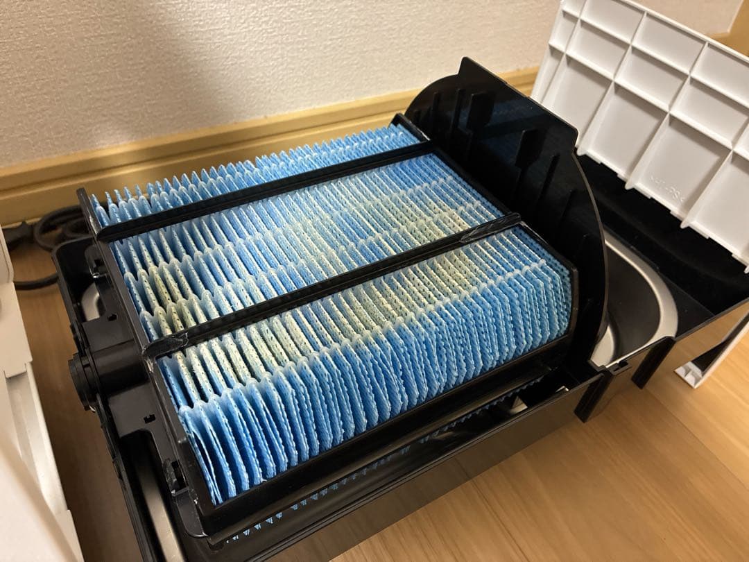 アメトークでも話題に！CORONA 置き型加湿器 ホワイト