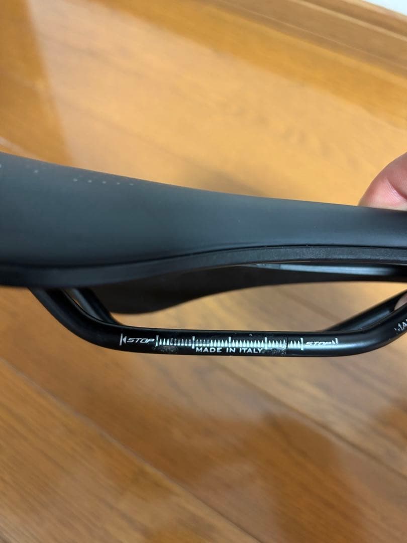 セライタリア　NOVUS BOOST EVO TM SUPERFLOW サドル