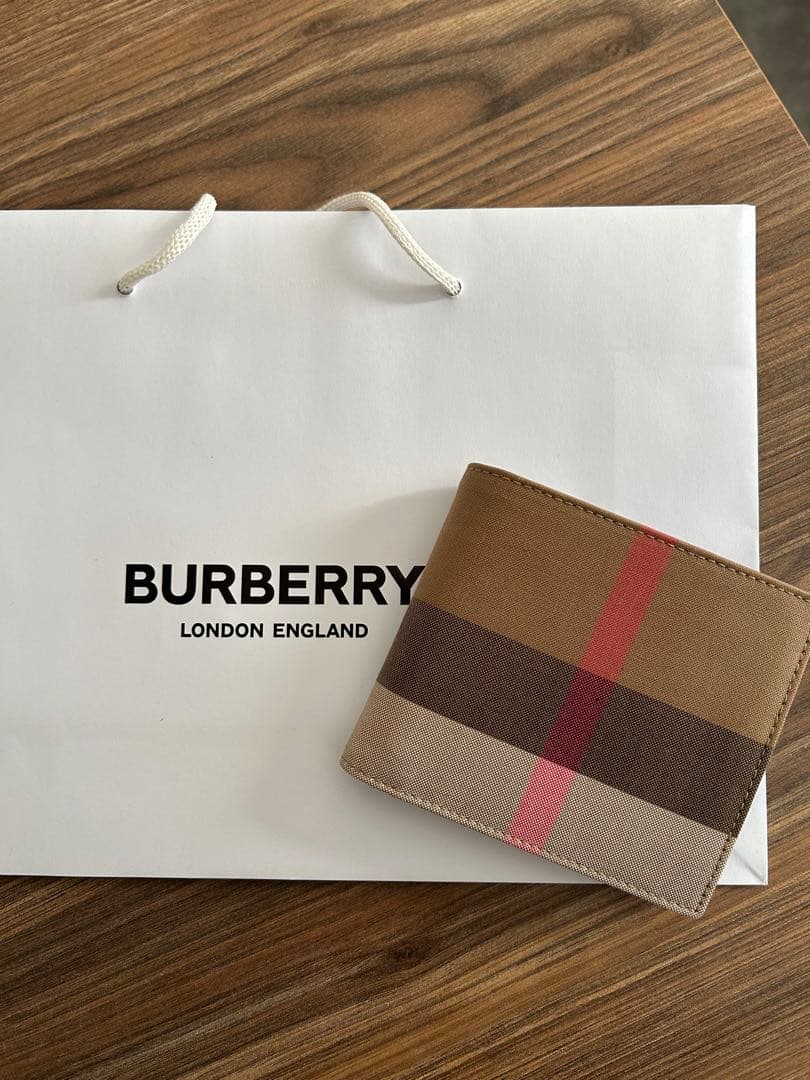 【みかんの花さま専用】バーバリー新品未使用 財布　メンズ　二つ折り