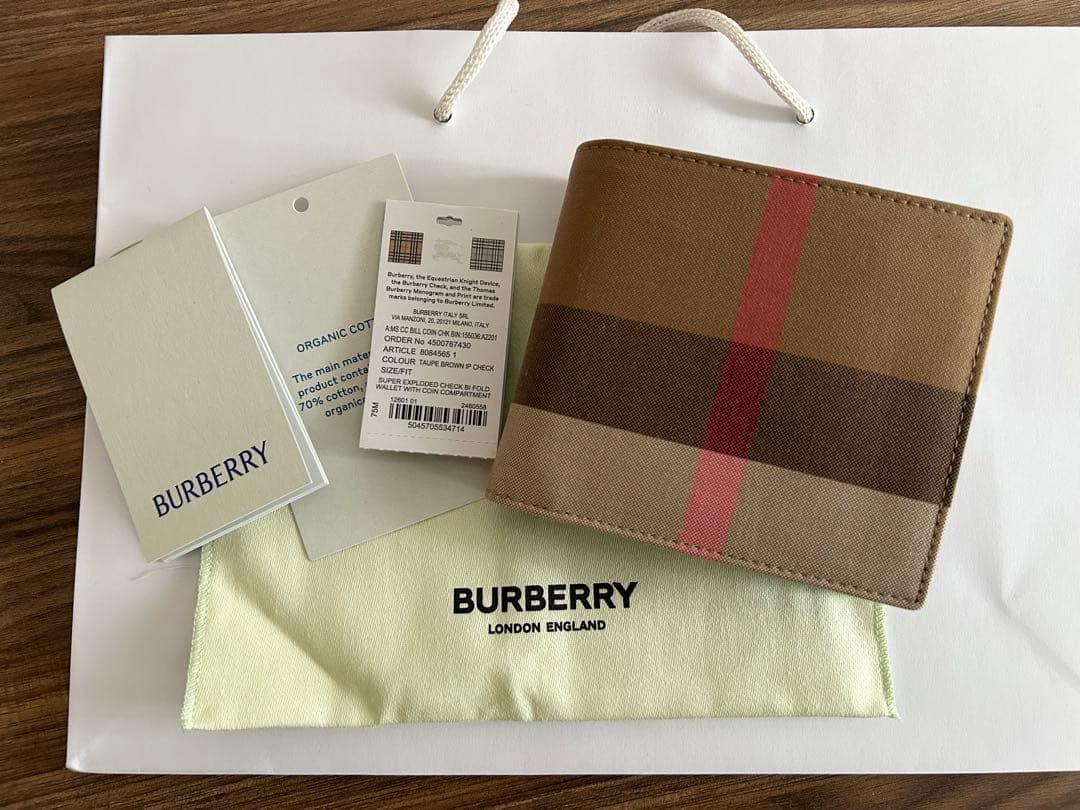 【みかんの花さま専用】バーバリー新品未使用 財布　メンズ　二つ折り