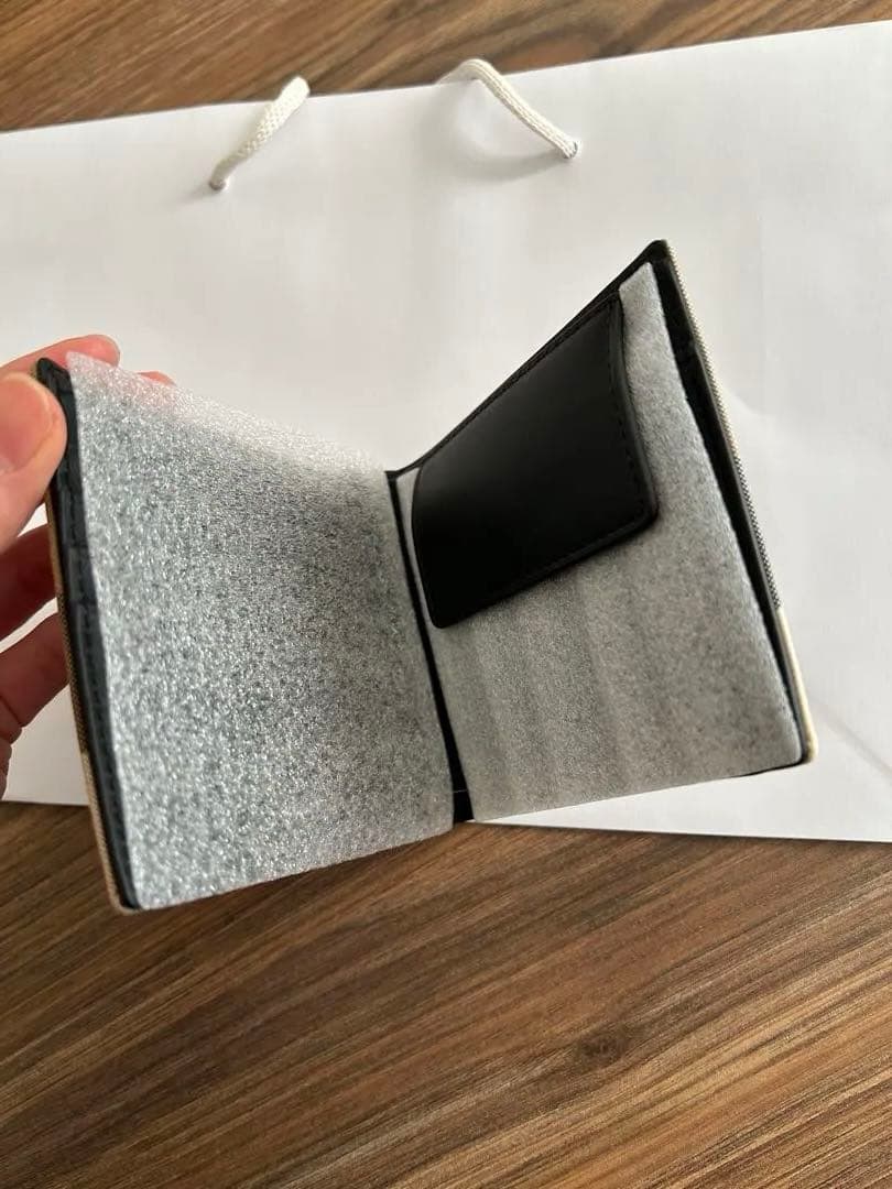 【みかんの花さま専用】バーバリー新品未使用 財布　メンズ　二つ折り