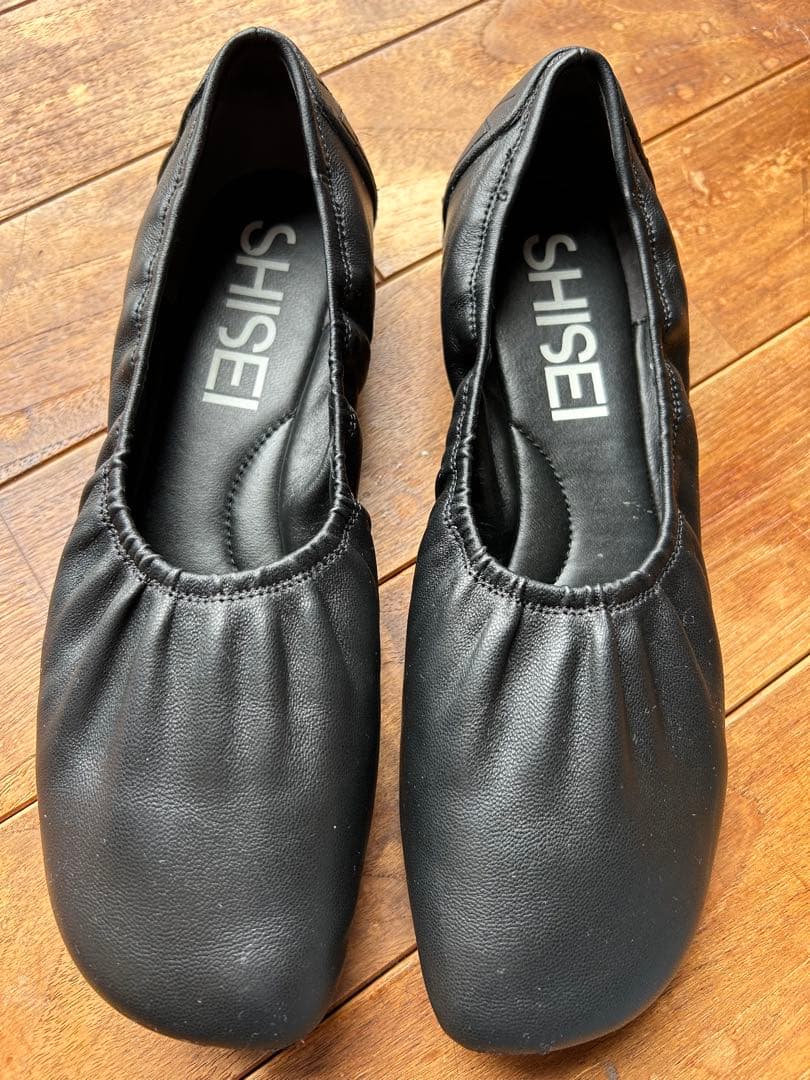 美品　SHISEI ブラック フラットシューズ　24.5cm
