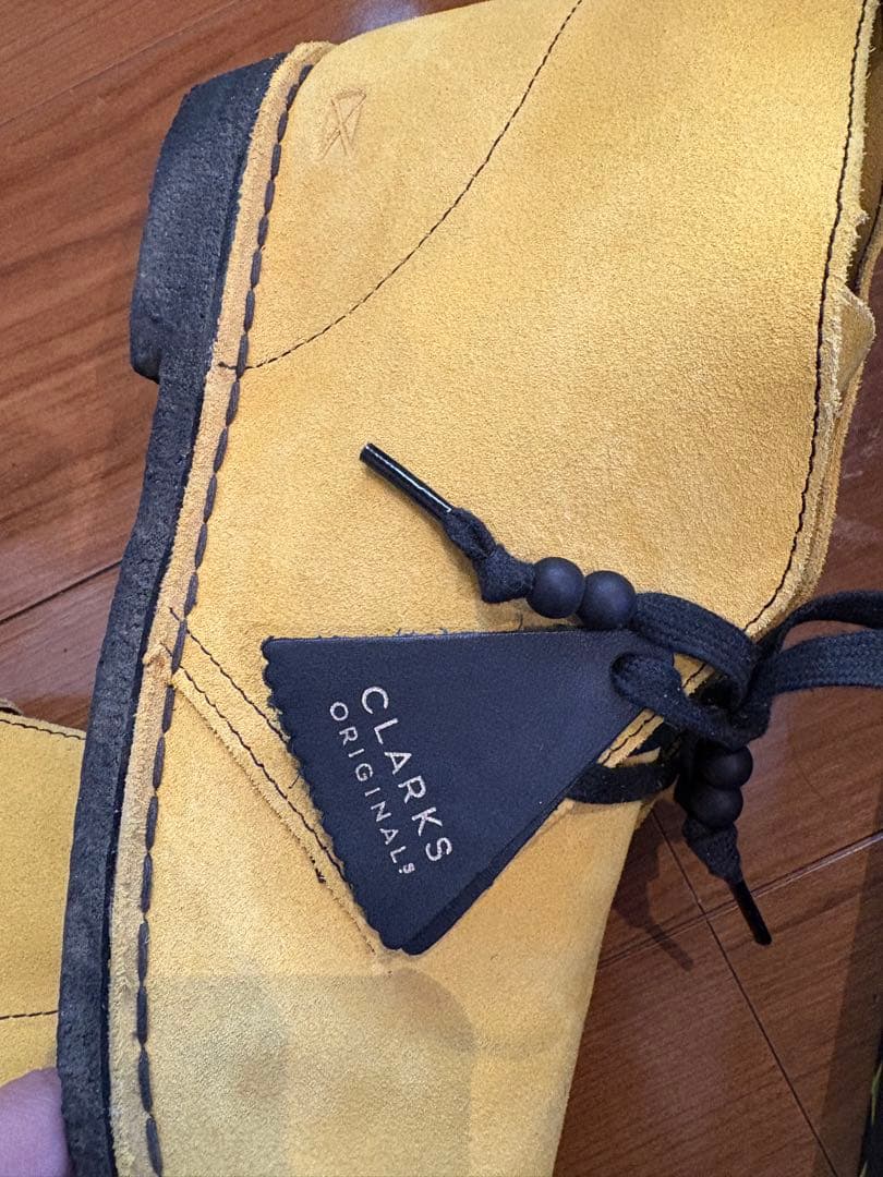 CLARKS Desert Jamaicaイエロースエードブーツ
