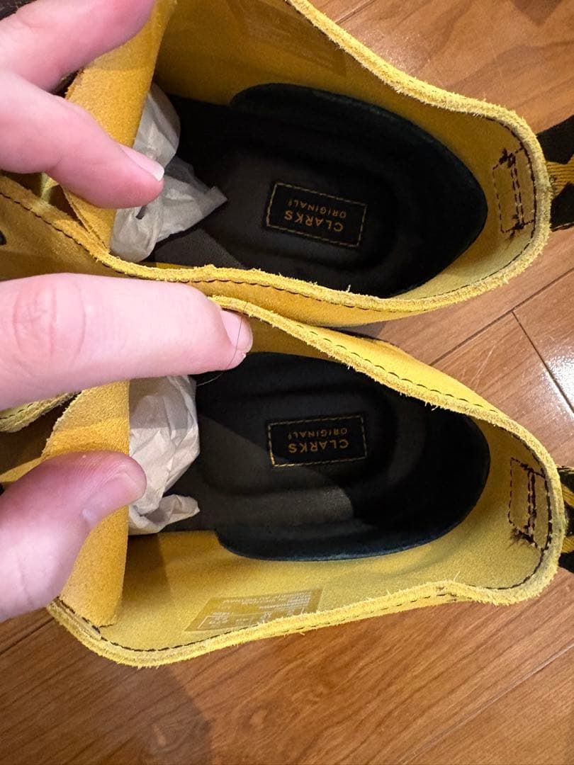 CLARKS Desert Jamaicaイエロースエードブーツ