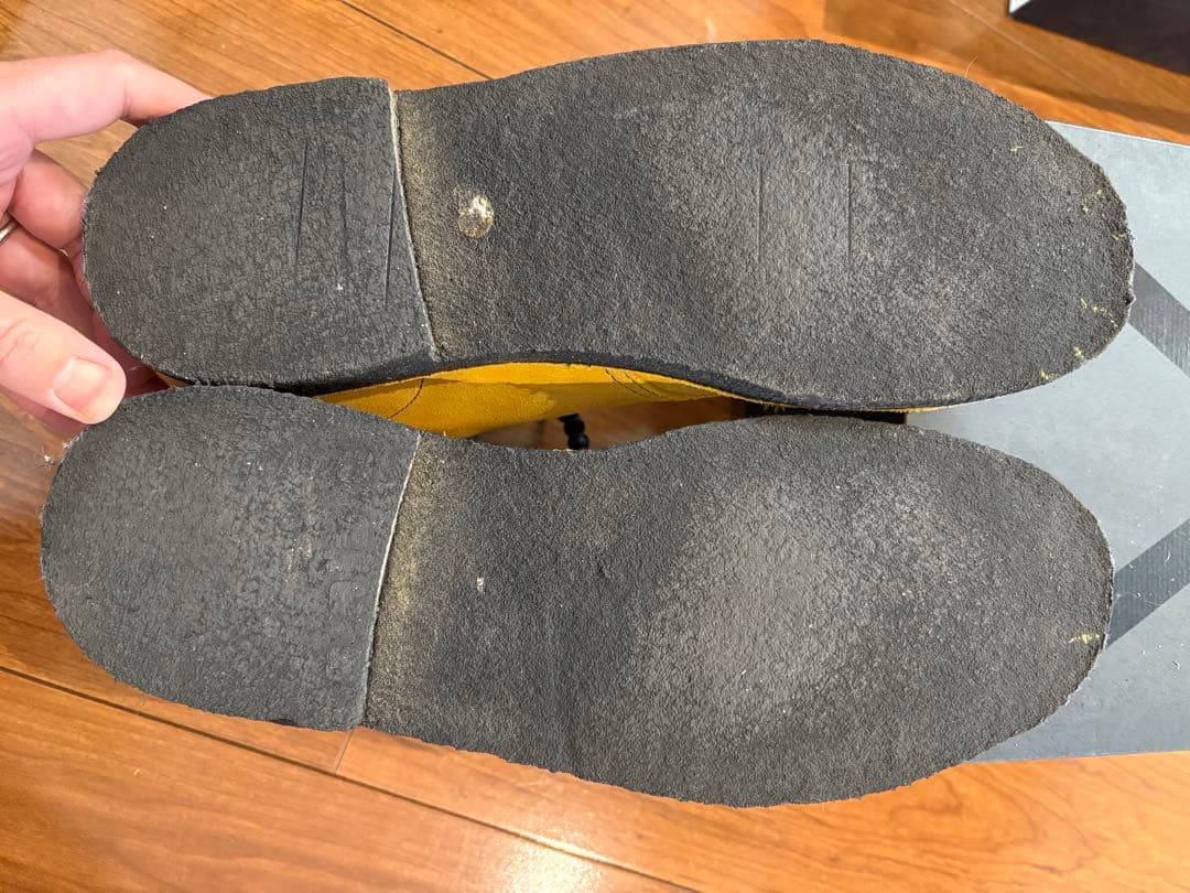 CLARKS Desert Jamaicaイエロースエードブーツ