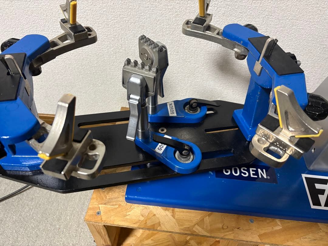 テニス・バドミントン　ストリングマシン　イグナス