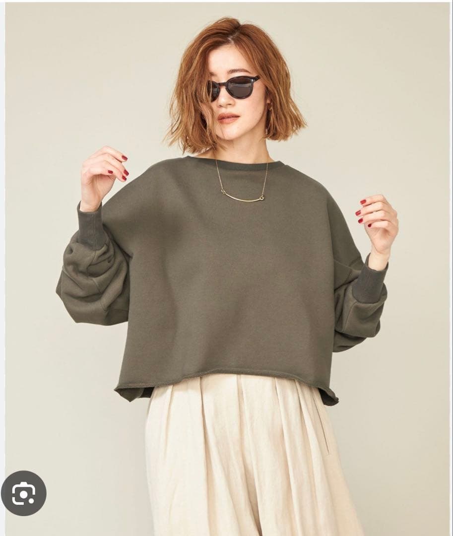 新品コンテconteクロップド プルオーバースウェット　オリーブ