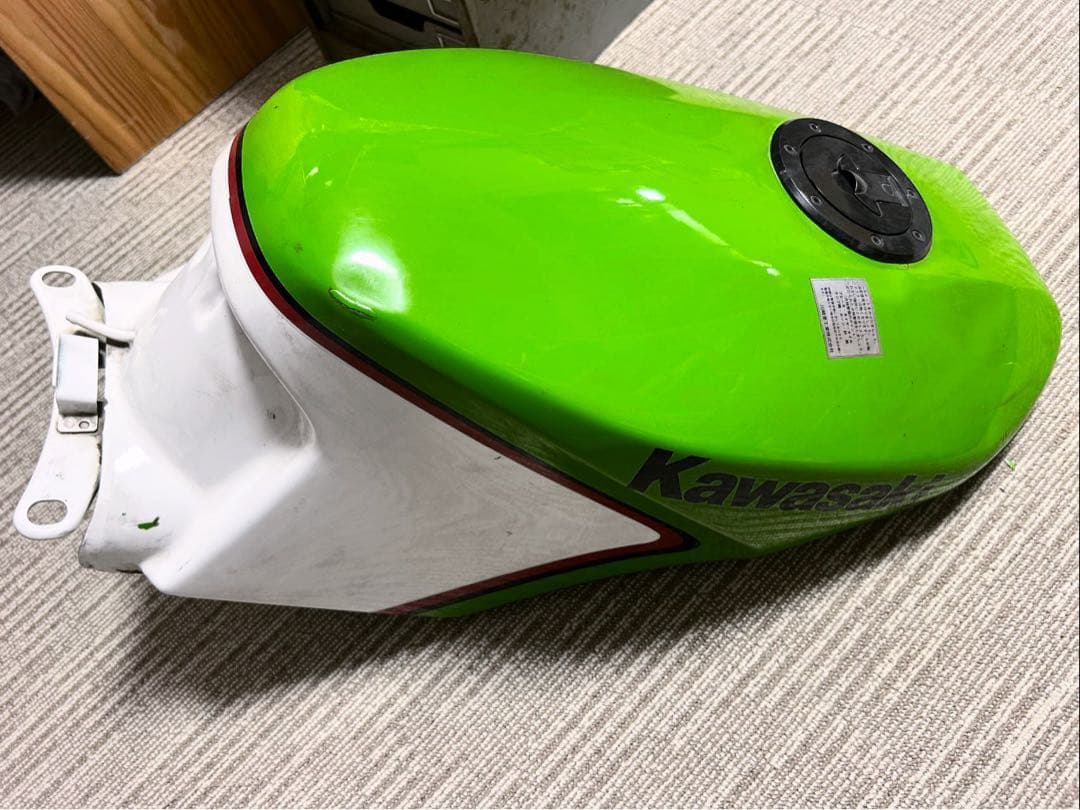 カワサキKR250 燃料タンク