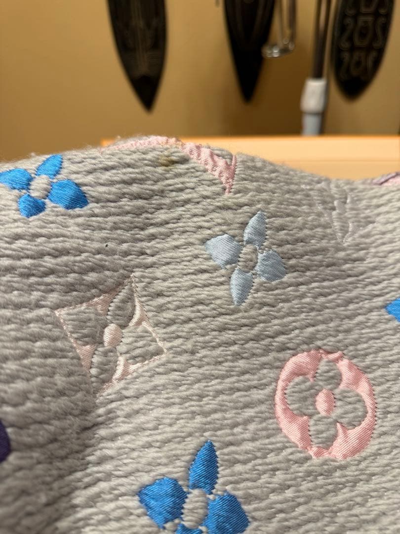 最終値下げ24時間★Louis Vuitton グレー 刺繍マフラー