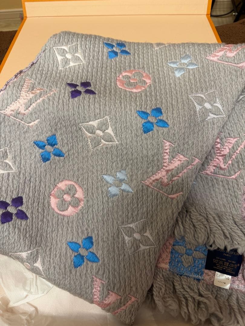最終値下げ24時間★Louis Vuitton グレー 刺繍マフラー