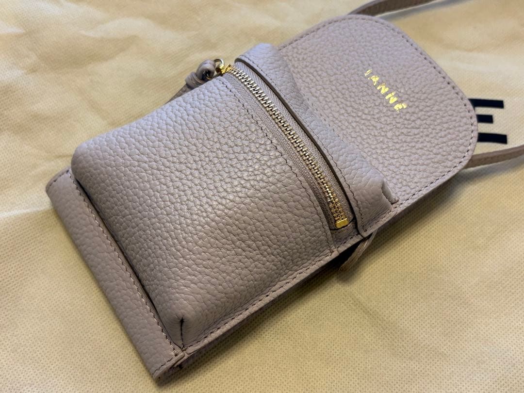 新品　アタオ　ATAO スマホポシェット　ラポシュ　白　本革　スマホショルダー