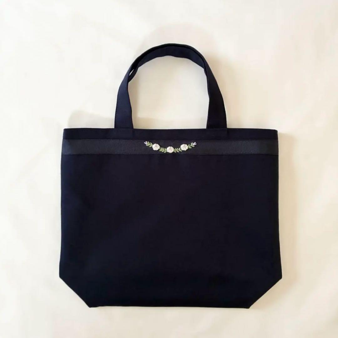 こん　手刺繍　シューズバッグ　サブバッグ　ティッシュケース　【1/2】