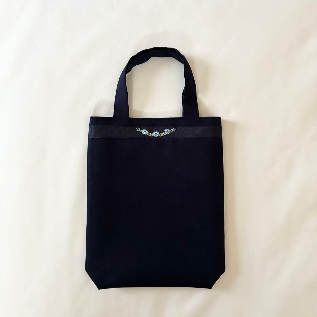 こん　手刺繍　シューズバッグ　サブバッグ　ティッシュケース　【1/2】