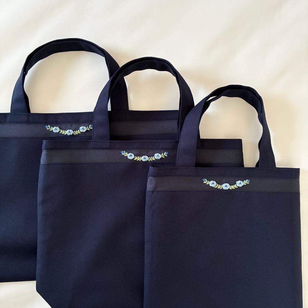 こん　手刺繍　シューズバッグ　サブバッグ　ティッシュケース　【1/2】