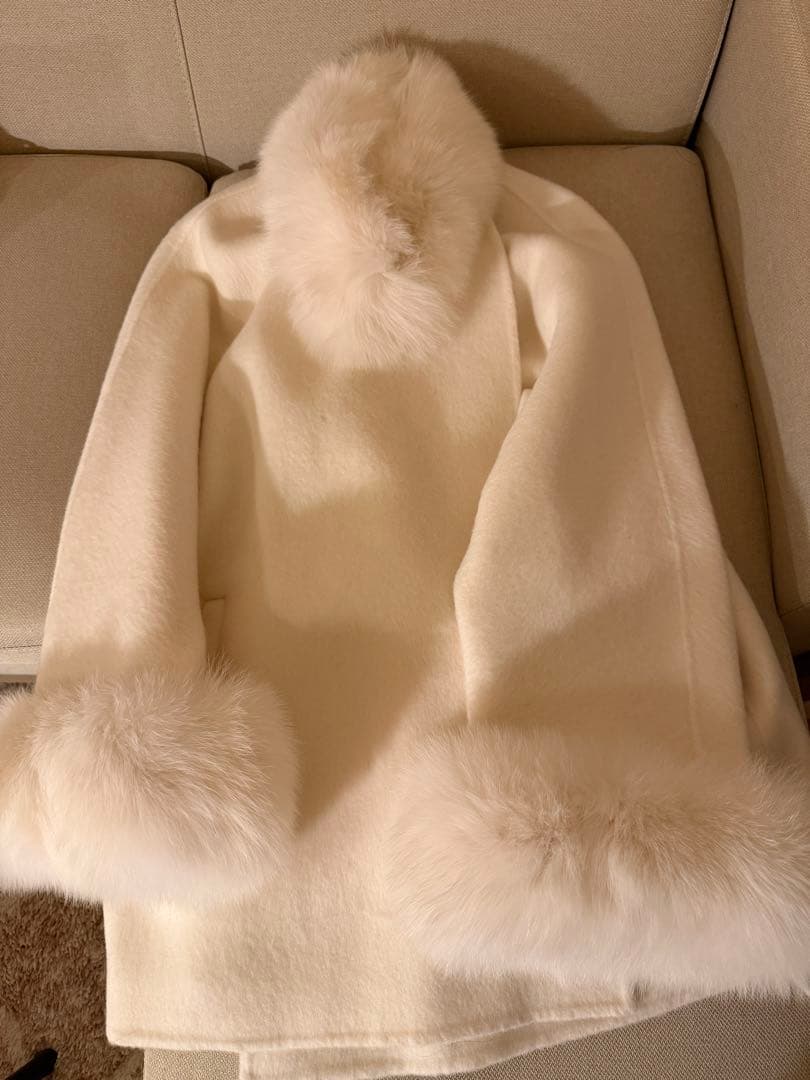 フォックスファーマフラー付きウールコート