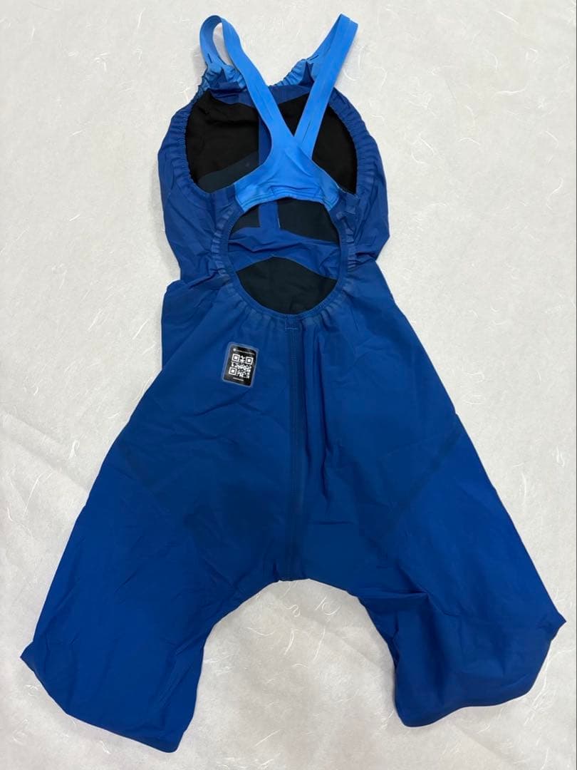 ⭐️最終値下げ⭐️arena アリーナ ひざ上 競泳水着 ARN-4002W