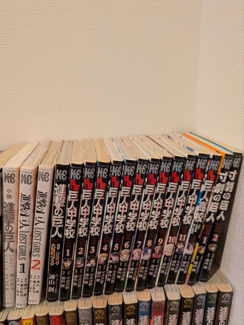 進撃の巨人 34巻　全巻＋関連本49冊　計83冊