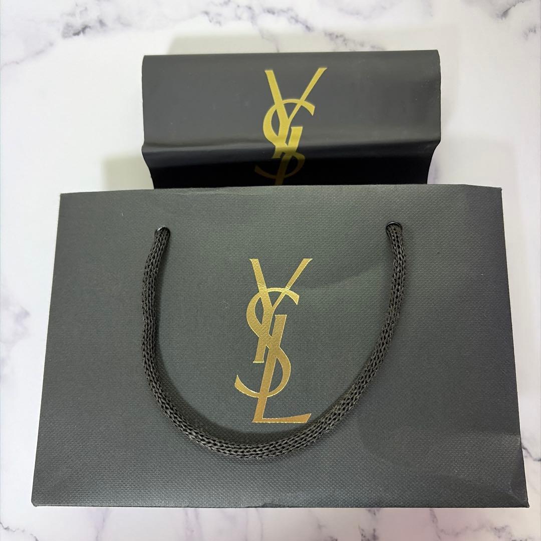 イブ・サンローラン オーデパルファム アンタンス