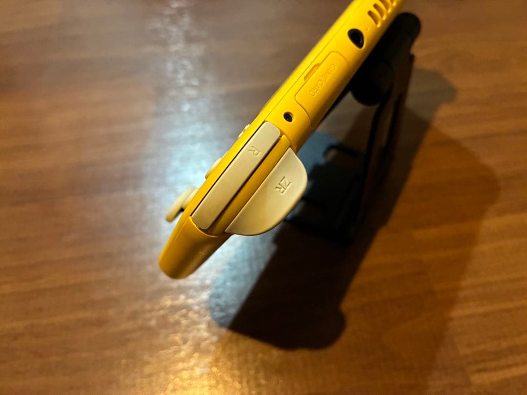 Nintendo Switch Lite イエロー　箱あり　おまけ付き