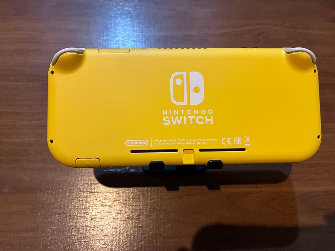 Nintendo Switch Lite イエロー　箱あり　おまけ付き