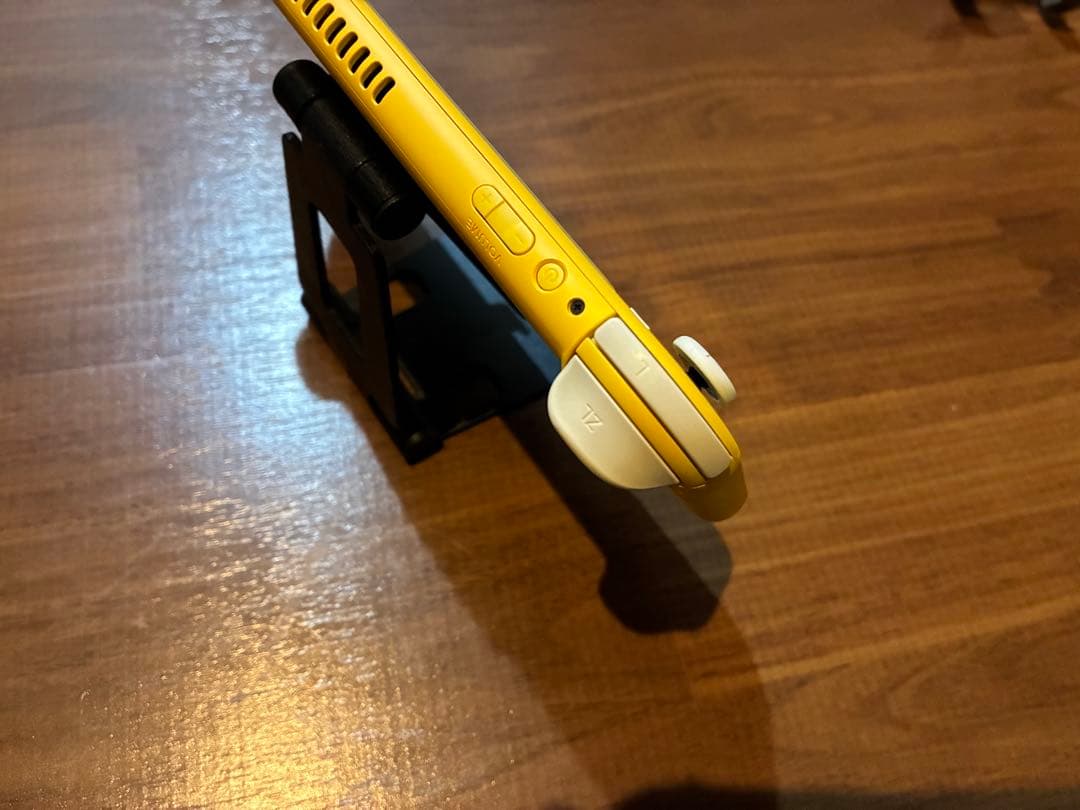 Nintendo Switch Lite イエロー　箱あり　おまけ付き