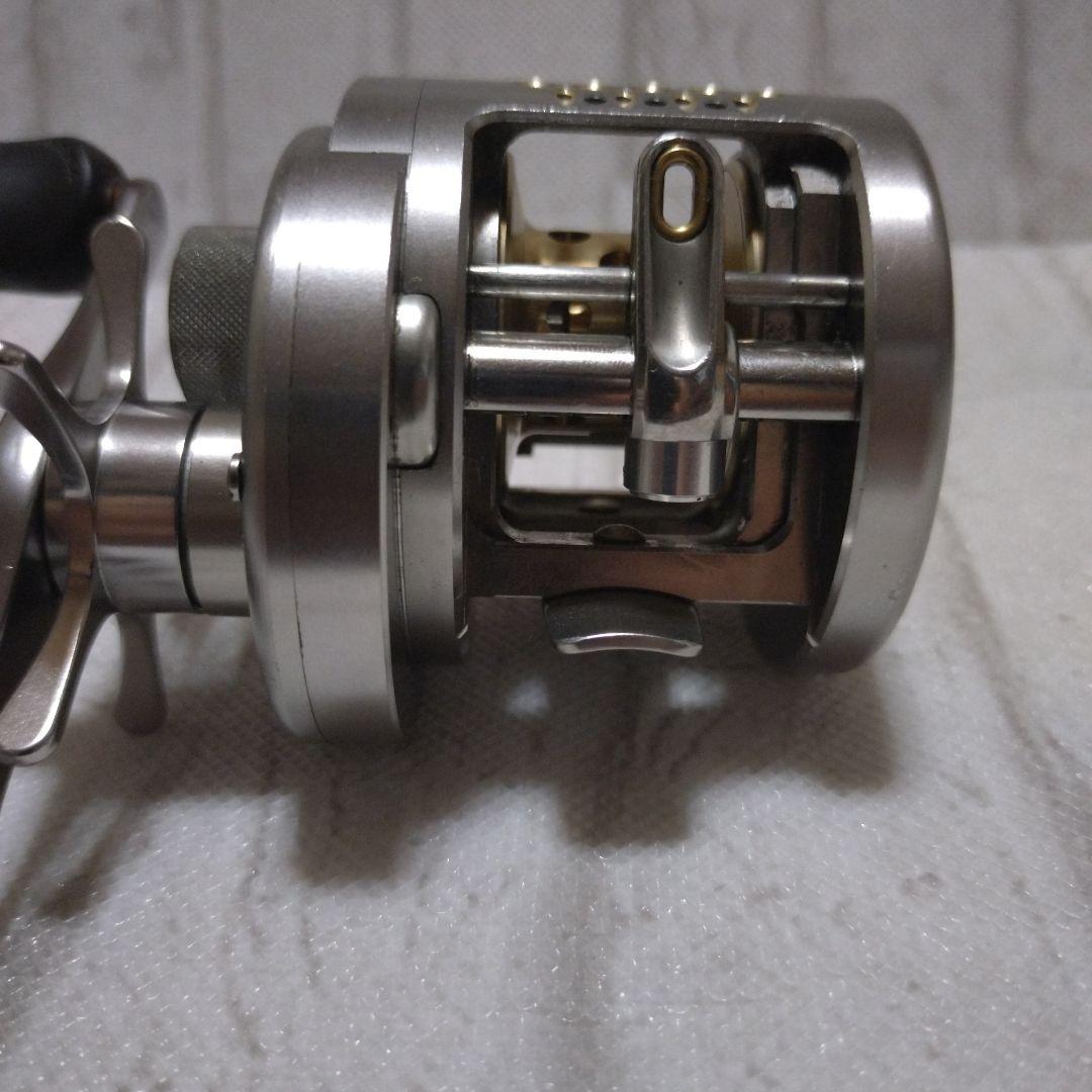 シマノ　カルカッタコンクエスト200DC　03カルカッタコンクエスト